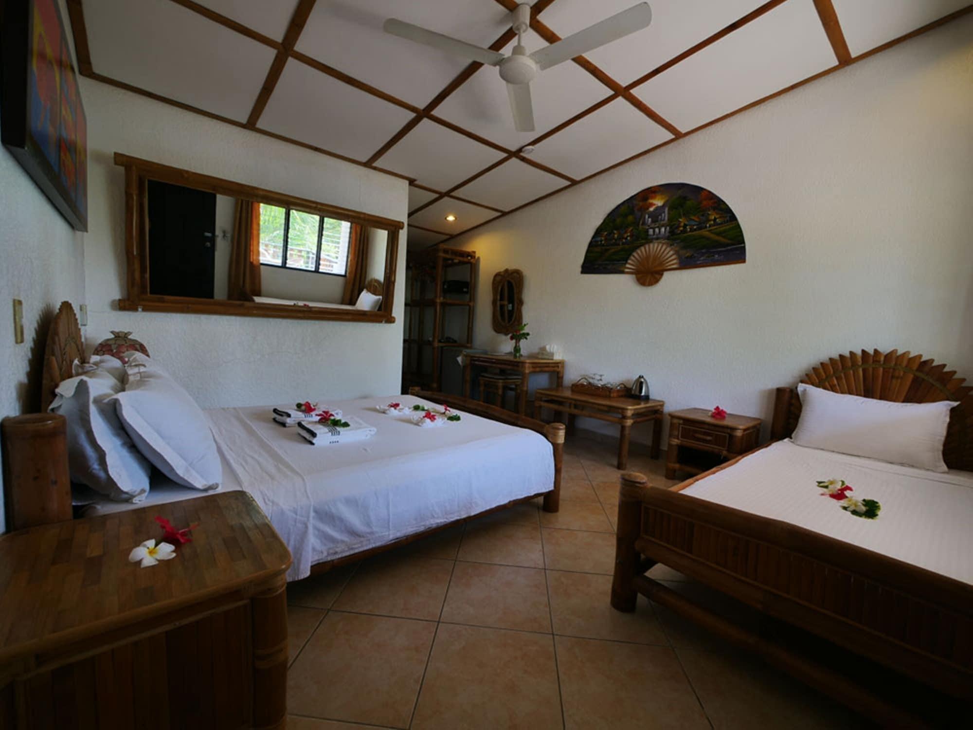 Dolphin House Resort Moalboal Exterior foto